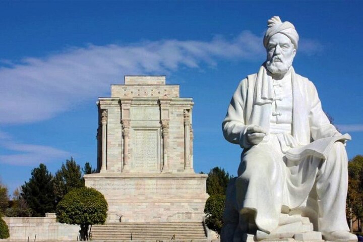 اعلام آمادگی شهرداری مشهد برای نصب مجسمه فردوسی در توس