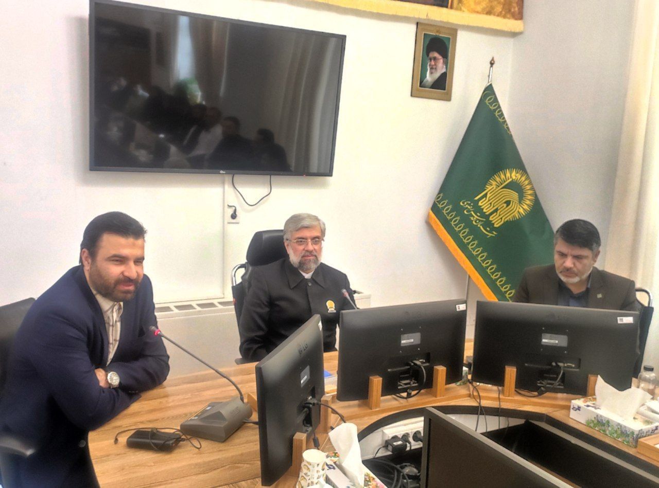 ۳۸۰ عنوان کتاب در ۲۵ هزار نسخه در رواق های کتاب حرم‌ رضوی در اختیار زائران است